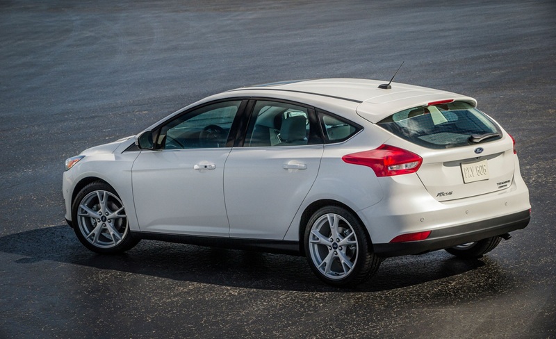 product_images/2015-Ford-Focus-hatchback.jpg