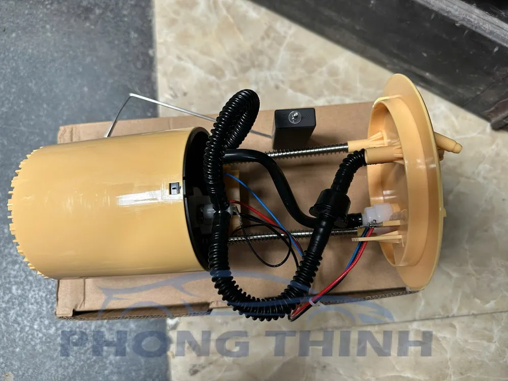 Hình ảnh sản phẩm Bơm dầu trong thùng Ford Ranger & Mazda BT50 2.2 3.2 OEM - UC2J1335XB