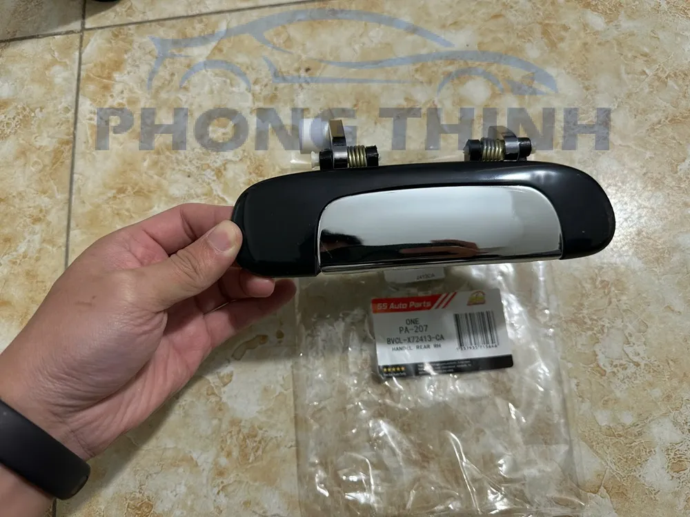 Hình ảnh sản phẩm Tay mở cửa ngoài sau phụ RH Ford Laser 2001-2005 OEM - BVCLX72413CA